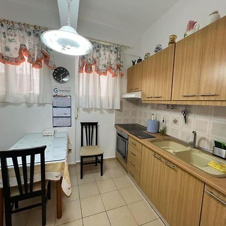 Local Apt Near City Lights 2 Kandiye Dış mekan fotoğraf